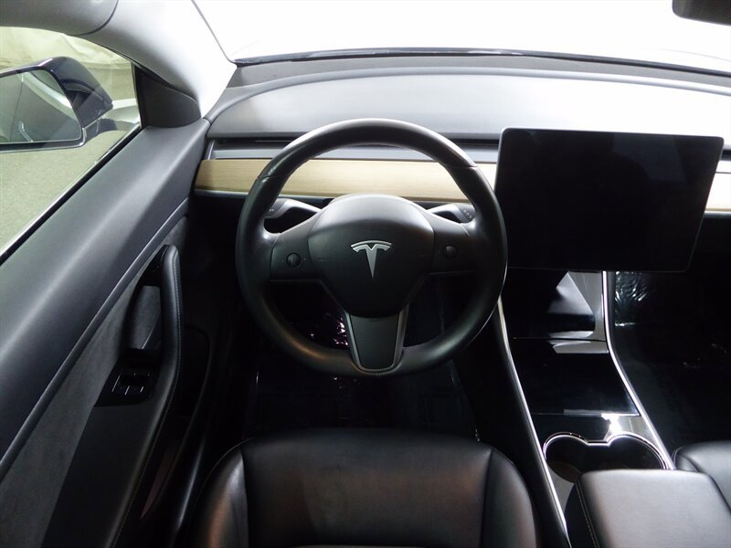 Used 2018 Tesla Model 3 image 10