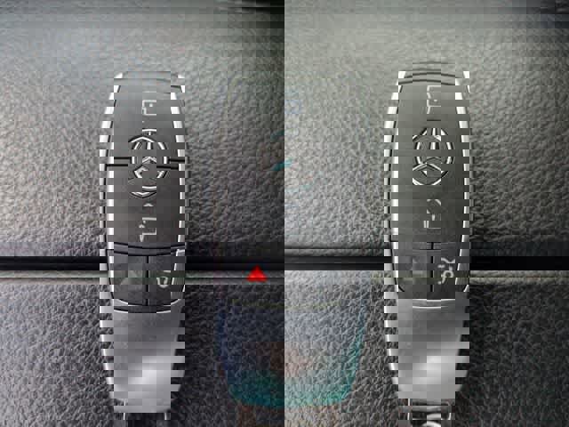 Used 2020 Mercedes-Benz C 300 Cabriolet image 31