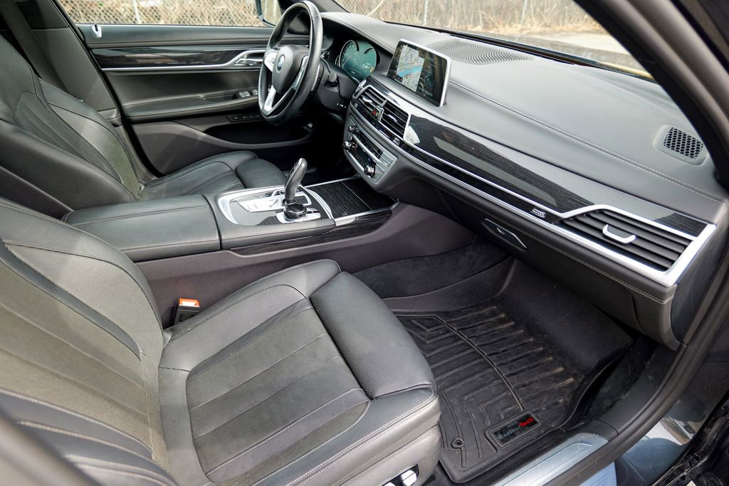 Used 2019 BMW 740i xDrive w/ Executive Package image 35