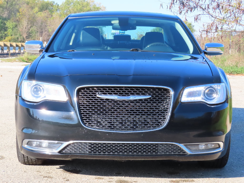 Used 2015 Chrysler 300 C RWD image 14