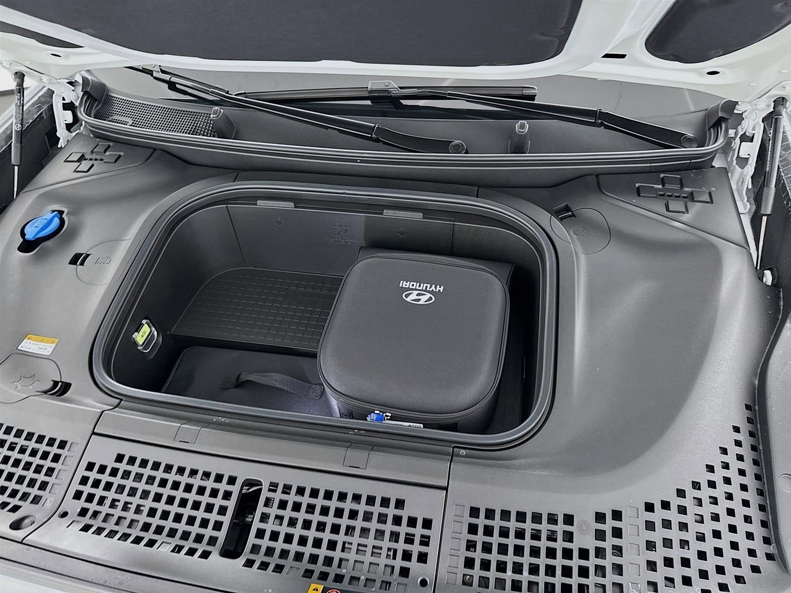 New 2026 Hyundai Ioniq 9 SE image 30