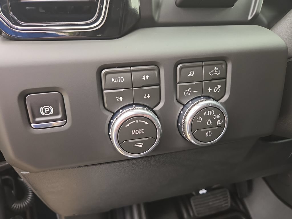 New 2026 GMC Sierra 1500 AT4 w/ Technology Package AWD/4WD image 16