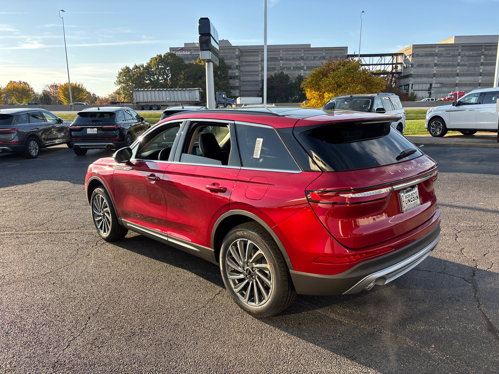 New 2026 Lincoln Corsair Reserve w/ Rear Removable Package Tray image 5