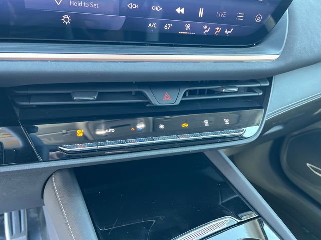 Certified 2025 Buick Envision Sport Touring AWD/4WD image 17