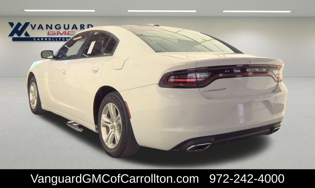 Used 2022 Dodge Charger SXT image 2