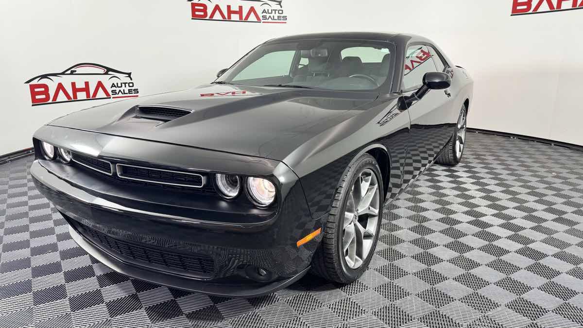 Used 2022 Dodge Challenger GT RWD image 2