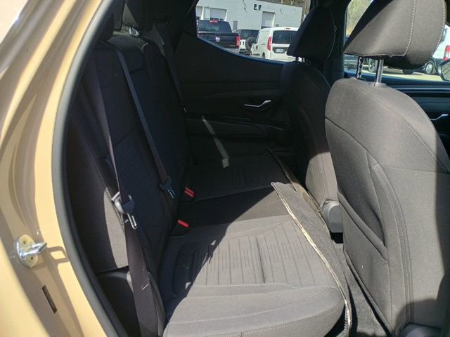 Used 2023 Hyundai Santa Cruz SE w/ Cargo Package image 17