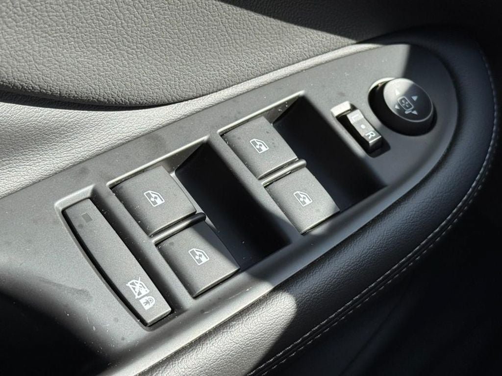Used 2019 Buick Envision Essence AWD/4WD image 26