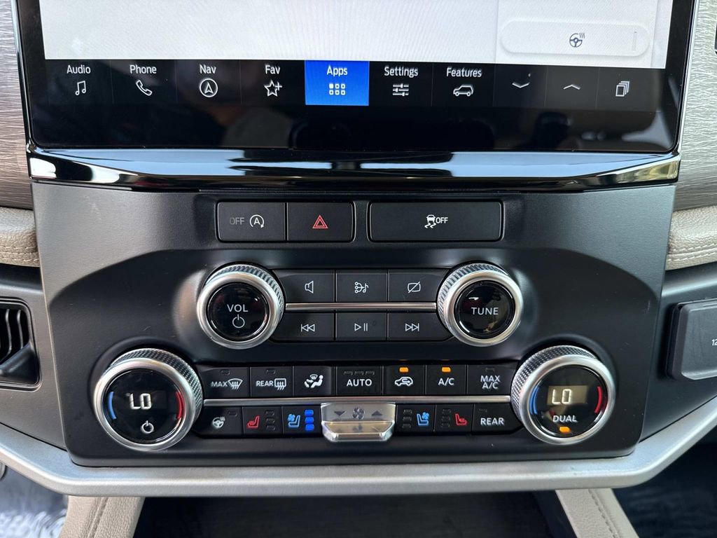 Used 2024 Ford Expedition Max Limited image 31