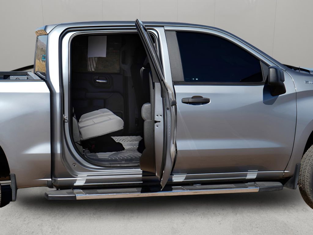 Used 2020 Chevrolet Silverado 1500 Custom w/ Custom Value Package image 15