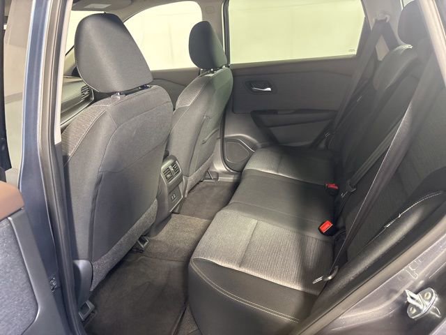 Used 2023 Nissan Rogue SV AWD/4WD image 25