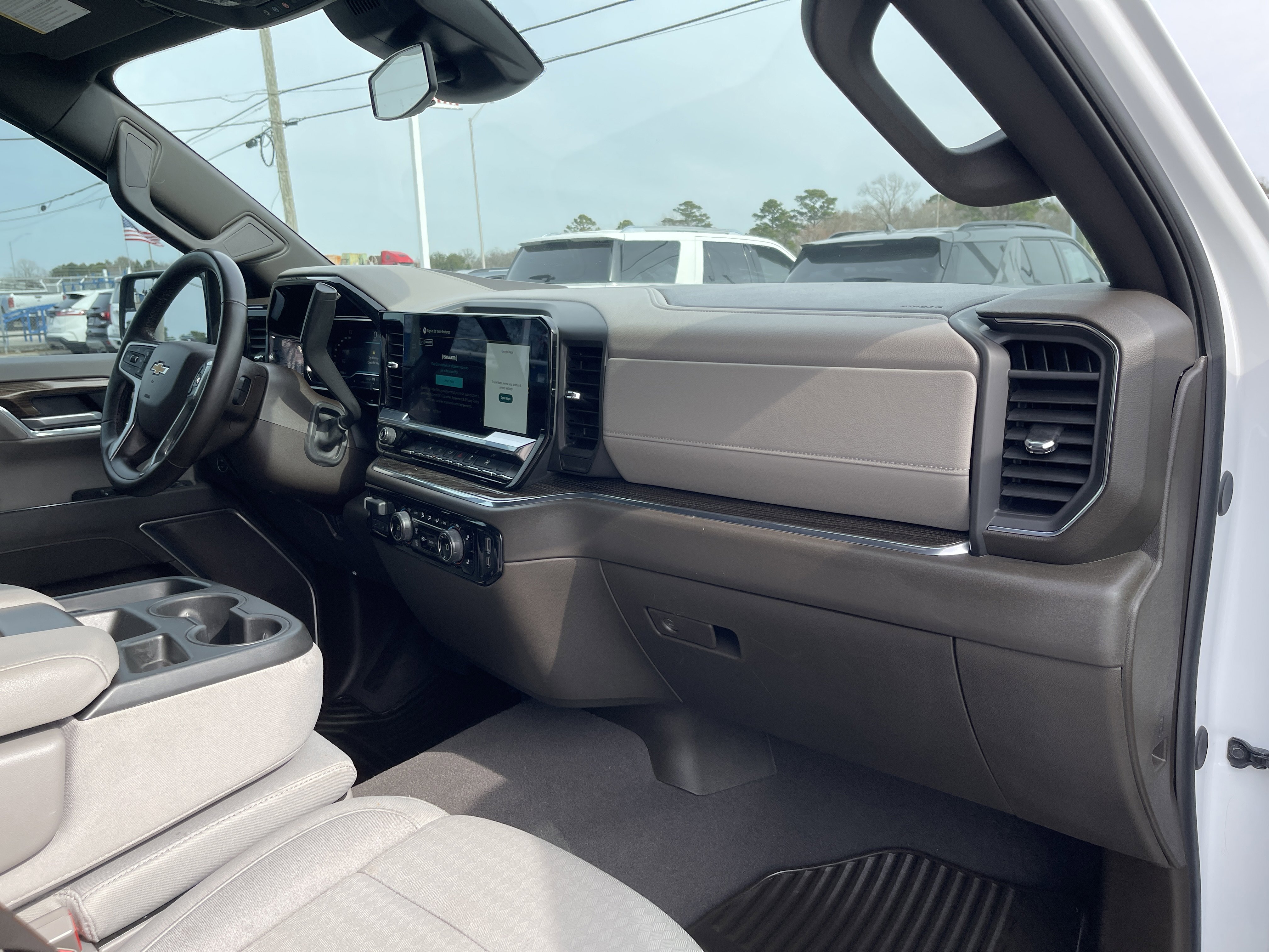 Used 2025 Chevrolet Silverado 1500 LT image 15