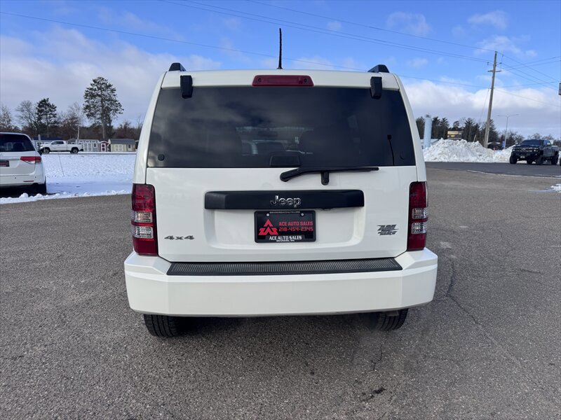 Used 2010 Jeep Liberty Sport w/ Popular Equipment Group AWD/4WD image 8