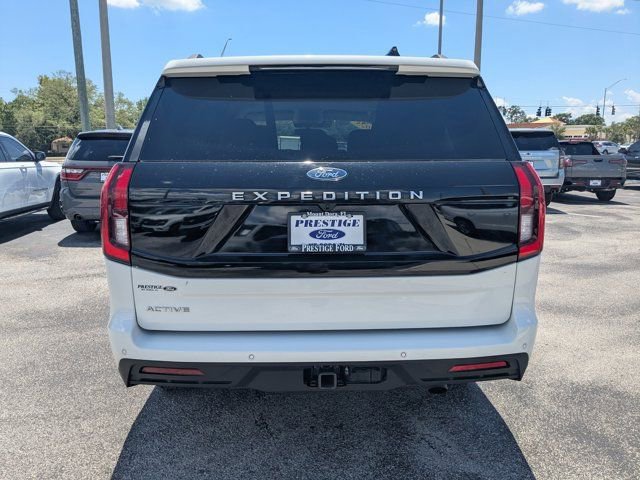 Used 2025 Ford Expedition Active RWD image 6