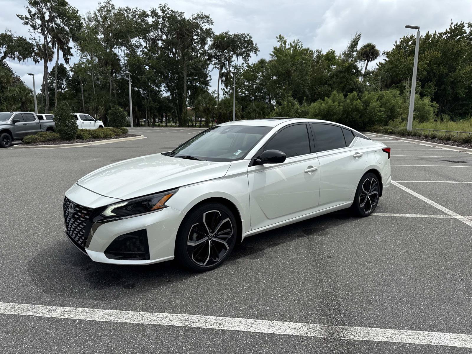 Used 2024 Nissan Altima 2.5 SR w/ SR Premium Package FWD image 7