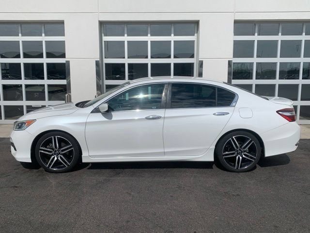Used 2017 Honda Accord Sport image 3