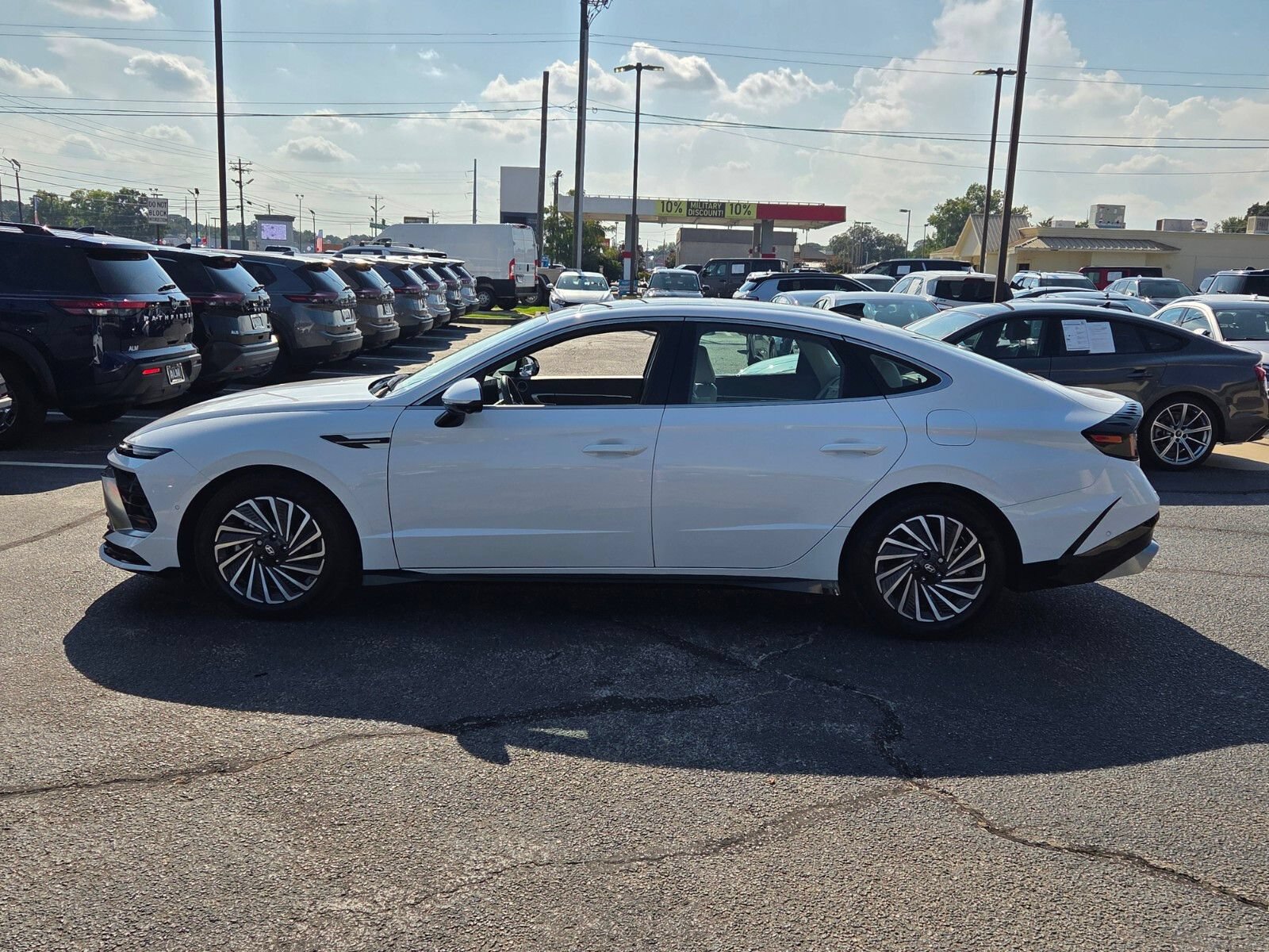 Used 2024 Hyundai Sonata Limited FWD image 4
