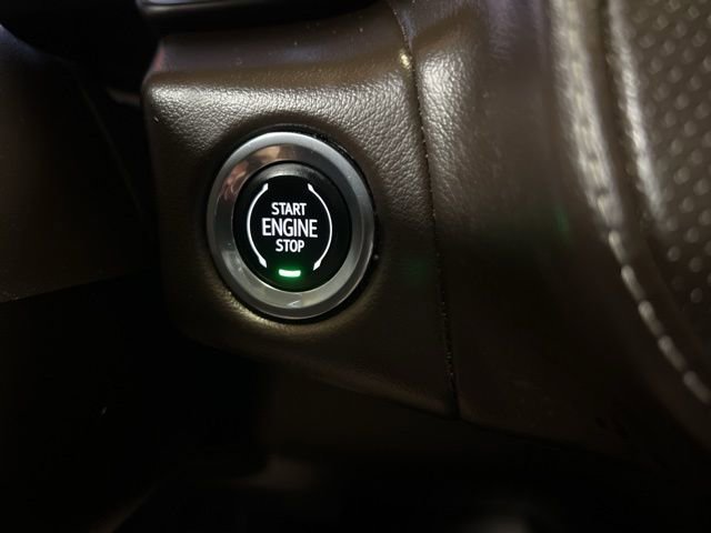 Used 2023 GMC Yukon XL SLT w/ SLT Luxury Package image 40