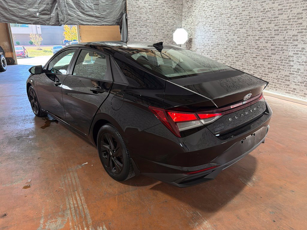 Used 2021 Hyundai Elantra SEL FWD image 5