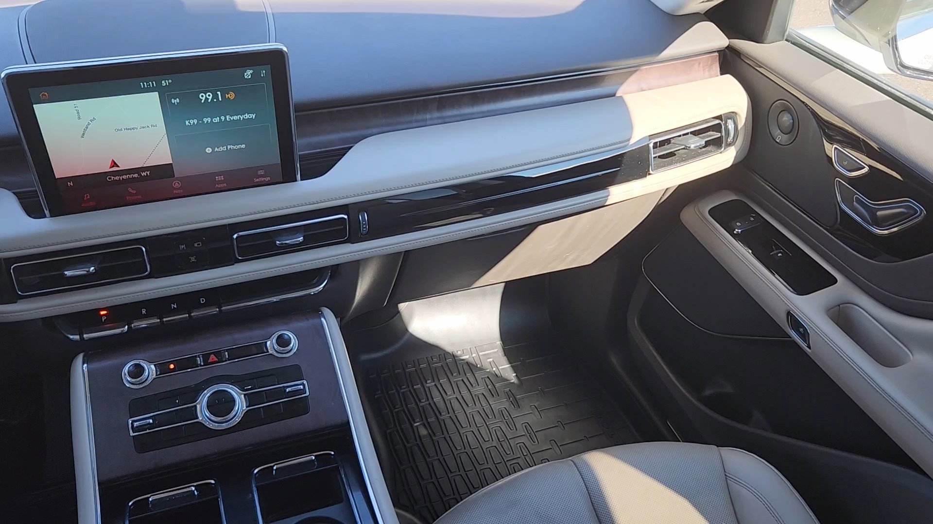 Used 2023 Lincoln Aviator Reserve w/ Equipment Group 201A image 6