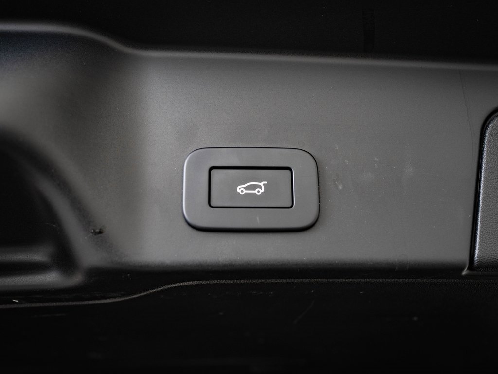 Used 2023 Land Rover Range Rover Evoque R-Dynamic SE image 21