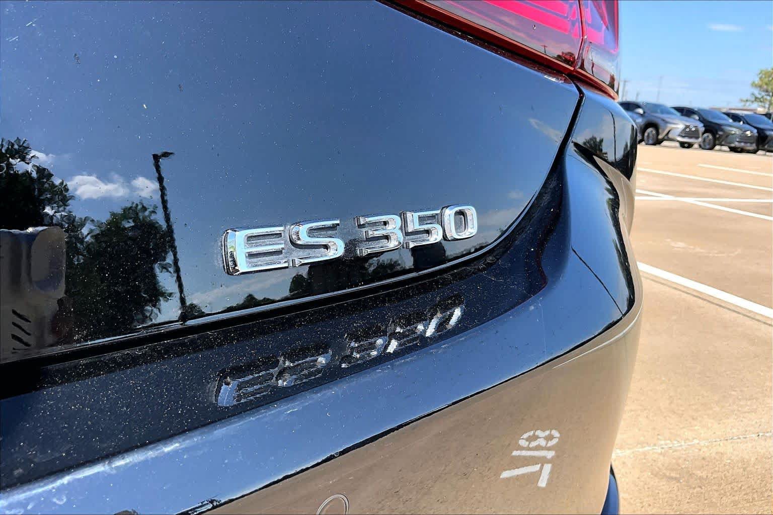 Used 2024 Lexus ES 350 F Sport w/ Accessory Package (Z2) FWD image 10