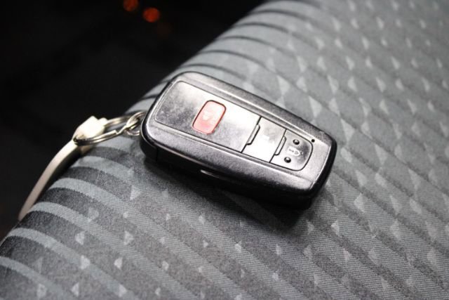 Used 2016 Toyota Prius Three image 13