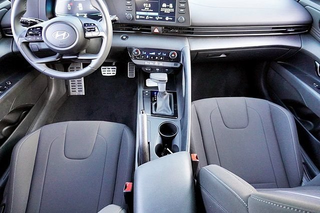 Certified 2026 Hyundai Elantra Sport FWD image 18