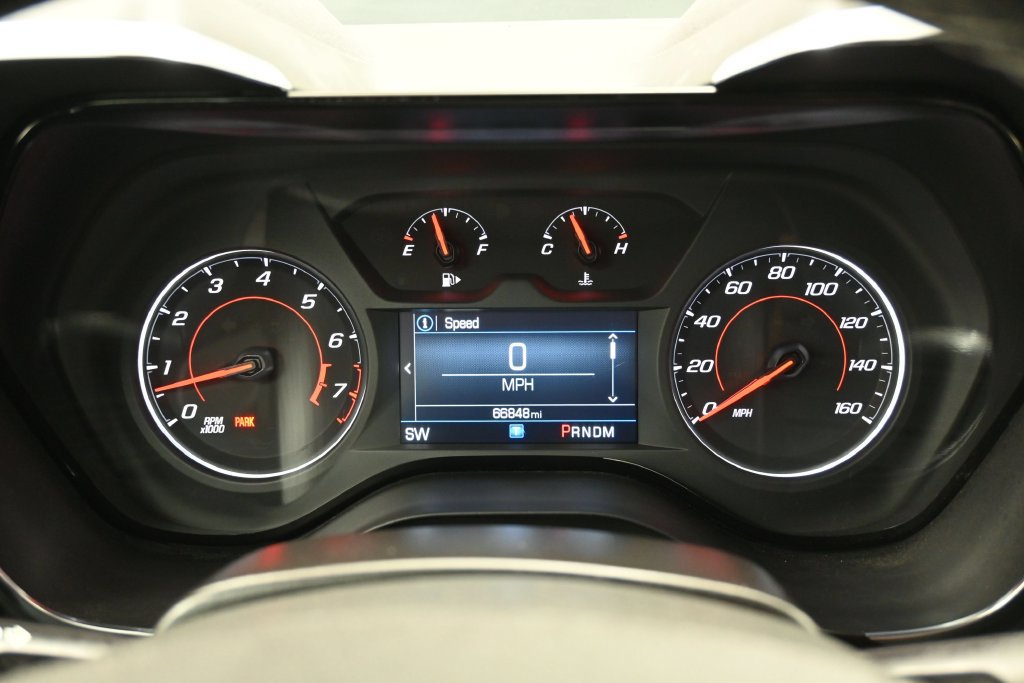 Used 2023 Chevrolet Camaro LT RWD image 14