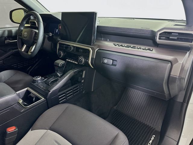 Used 2025 Toyota Tacoma TRD Off-Road image 28