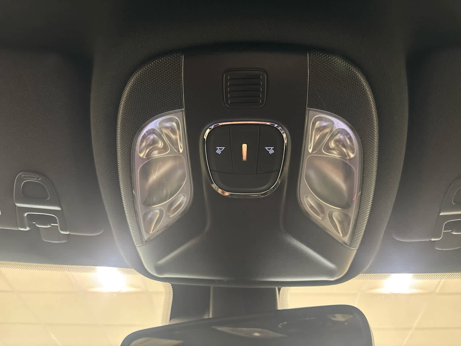 Used 2024 Jeep Compass Limited image 31