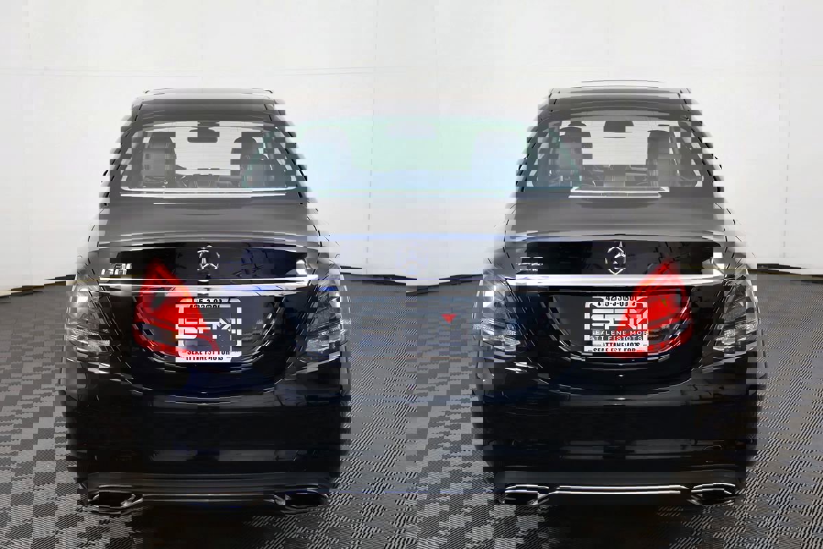 Used 2015 Mercedes-Benz C 300 Sport image 10