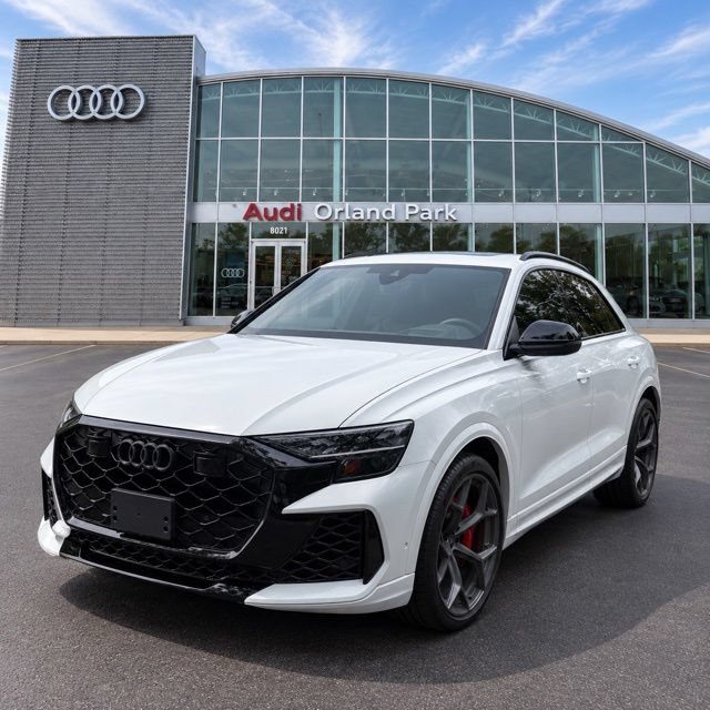 Certified 2025 Audi RS Q8 performance AWD/4WD image 1