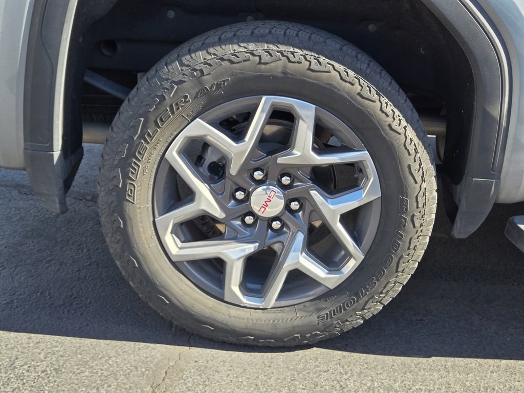 Used 2024 GMC Sierra 1500 SLT w/ SLT Premium Plus Package AWD/4WD image 3