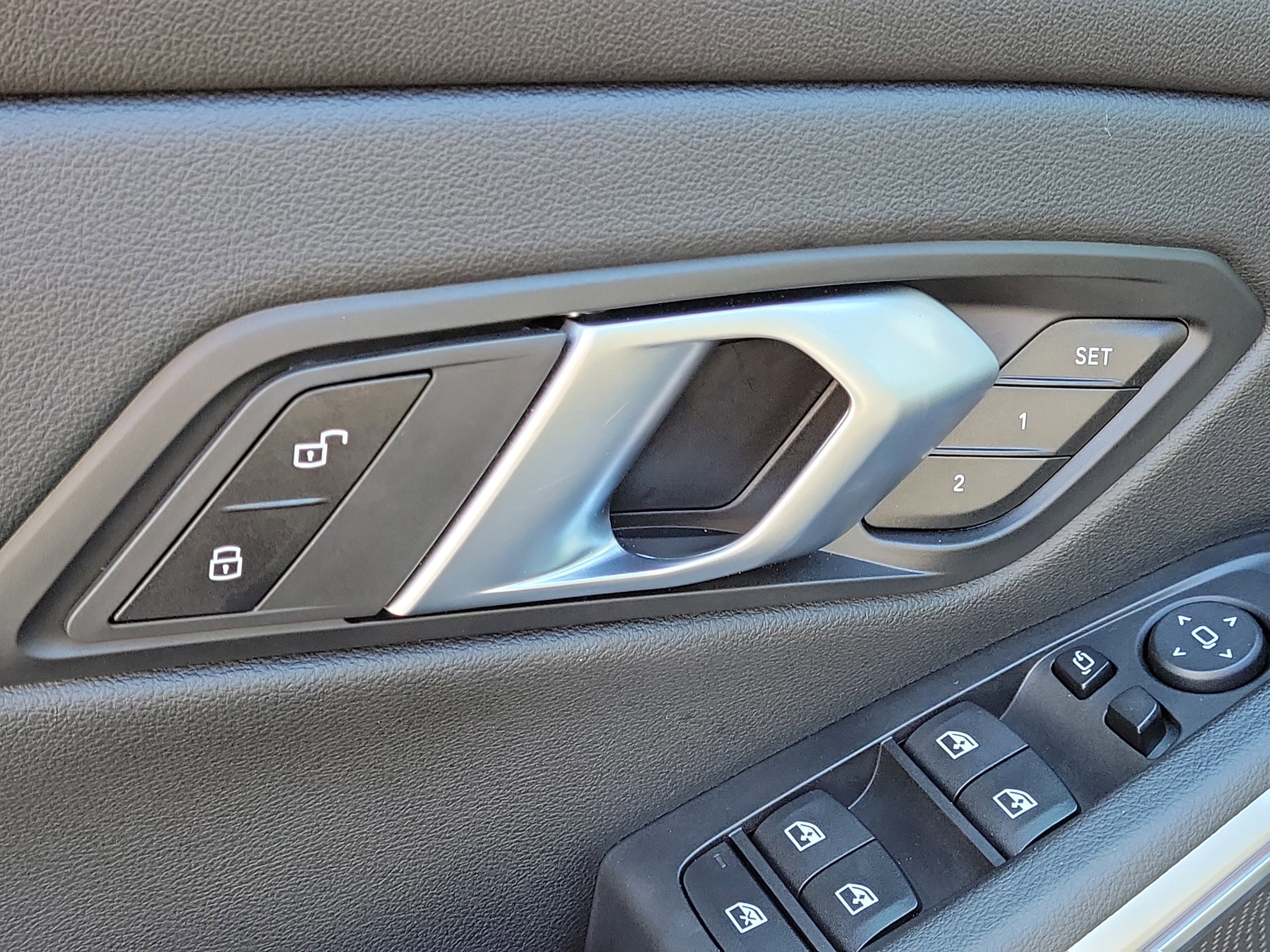 Used 2025 BMW 330i Sedan RWD image 18