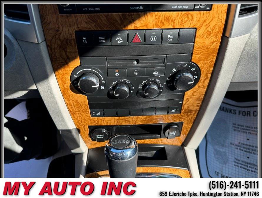 Used 2010 Jeep Grand Cherokee Limited w/ Quadra-Drive II 4X4 Group image 18