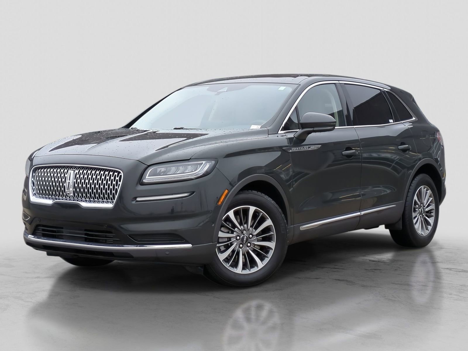 Used 2022 Lincoln Nautilus Reserve image 1