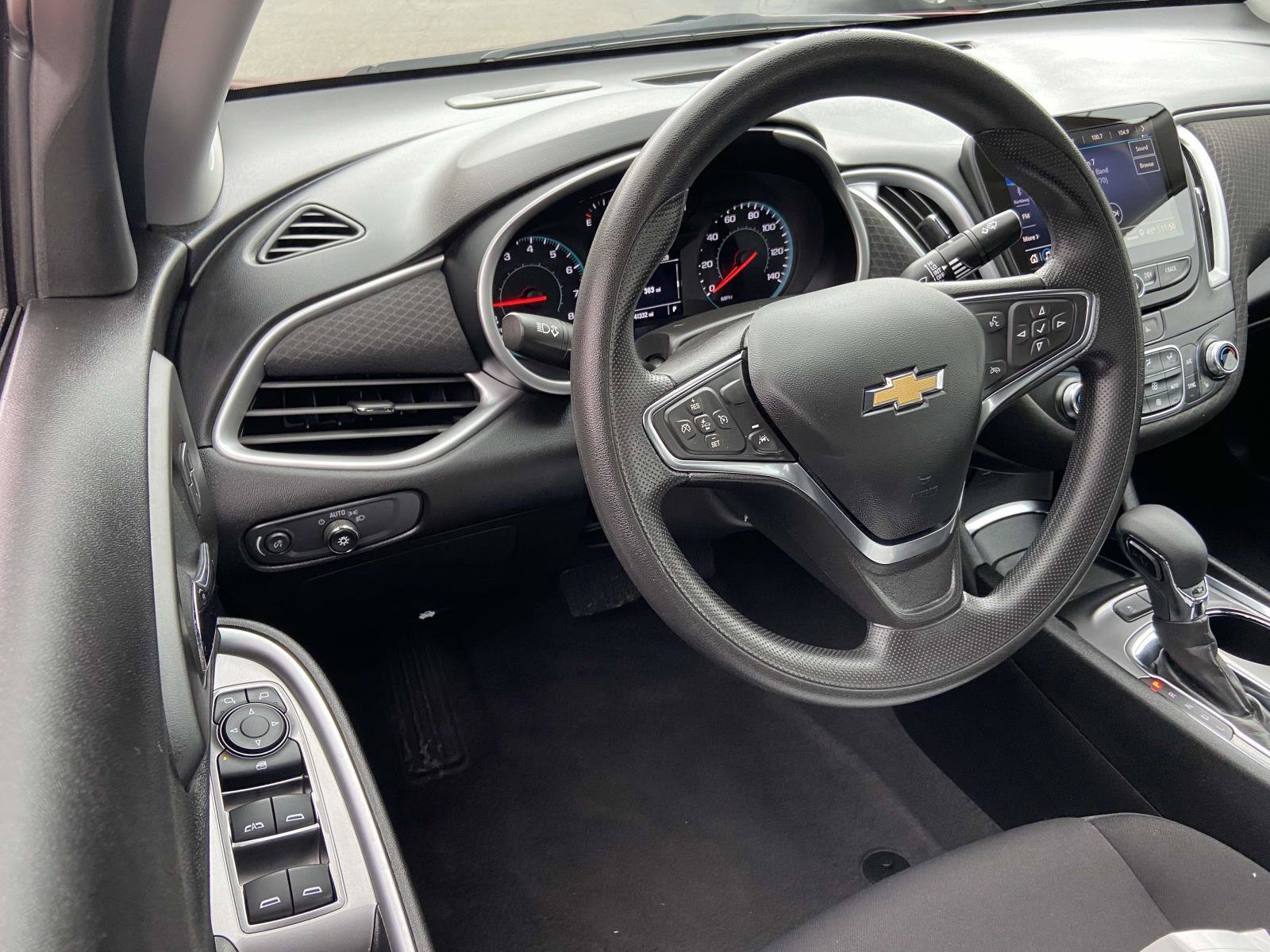 Certified 2024 Chevrolet Malibu LT image 2