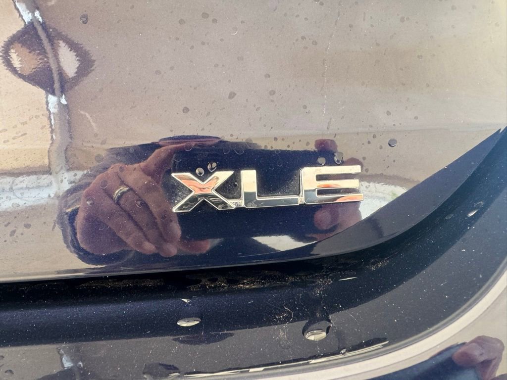 Used 2025 Toyota Highlander XLE image 12