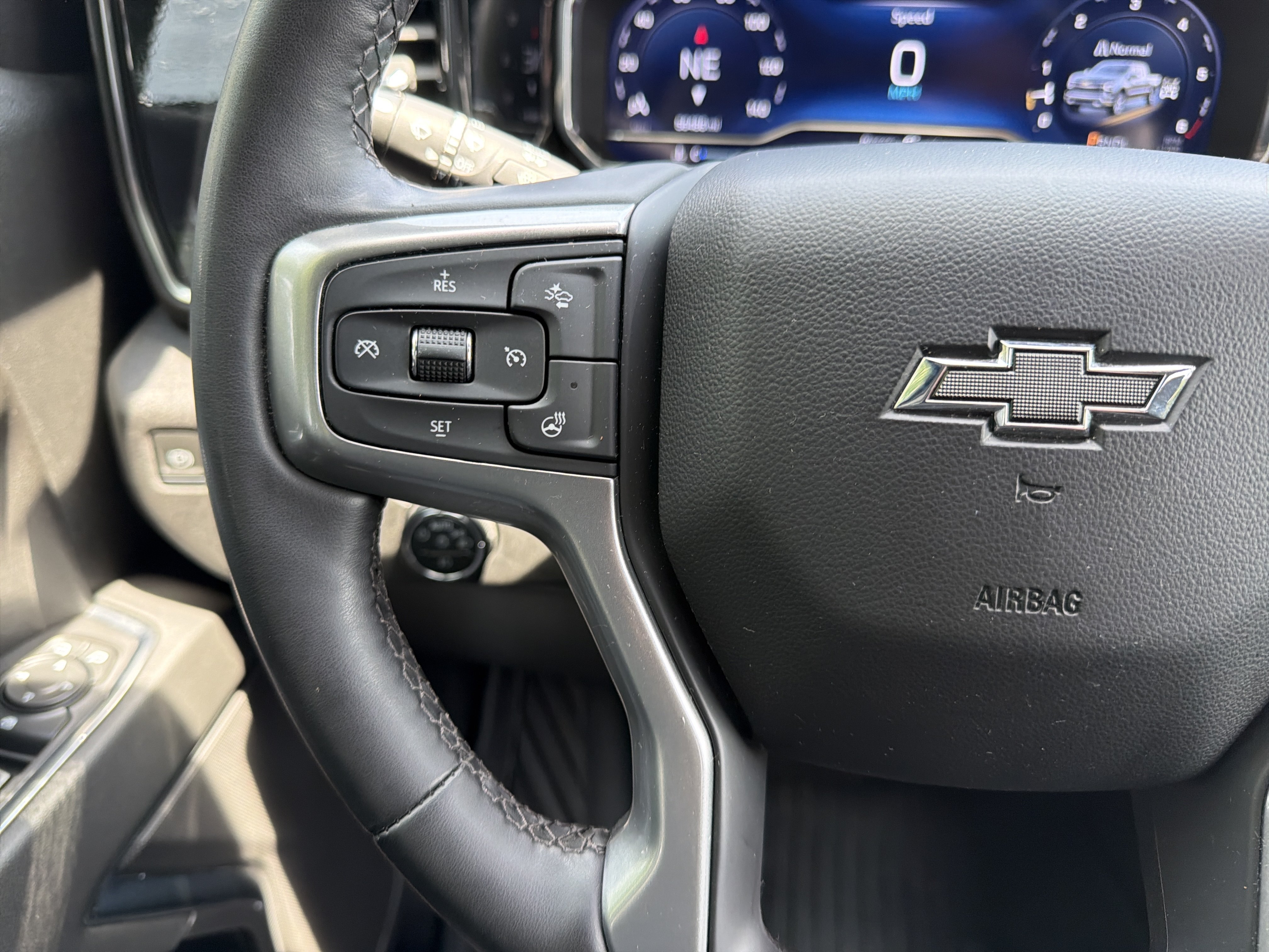 Used 2024 Chevrolet Silverado 1500 RST w/ Z71 Off-Road Package AWD/4WD image 18