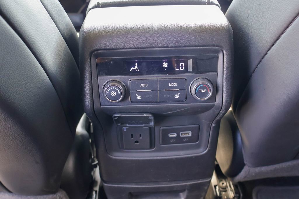 Used 2022 GMC Acadia SLT w/ Elevation Edition FWD image 19