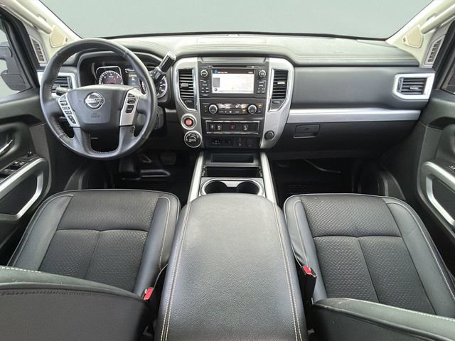 Used 2017 Nissan Titan PRO-4X AWD/4WD image 27