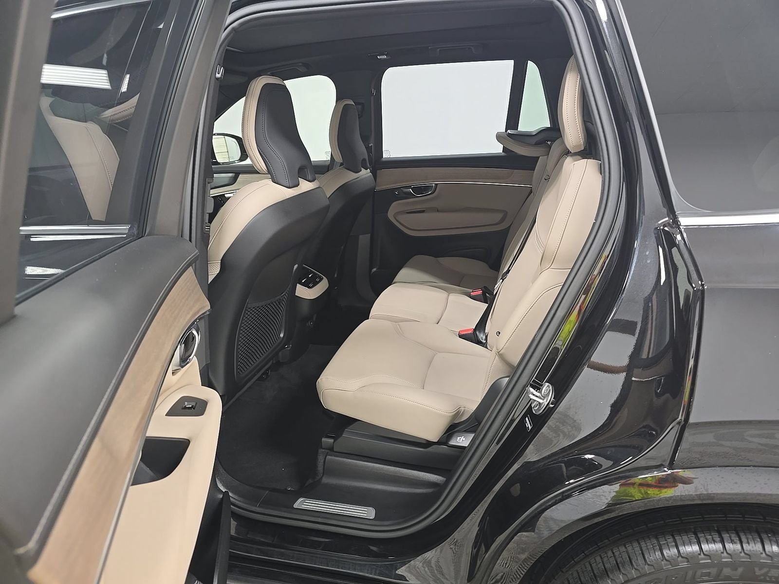Used 2026 Volvo XC90 B5 Plus AWD/4WD image 12