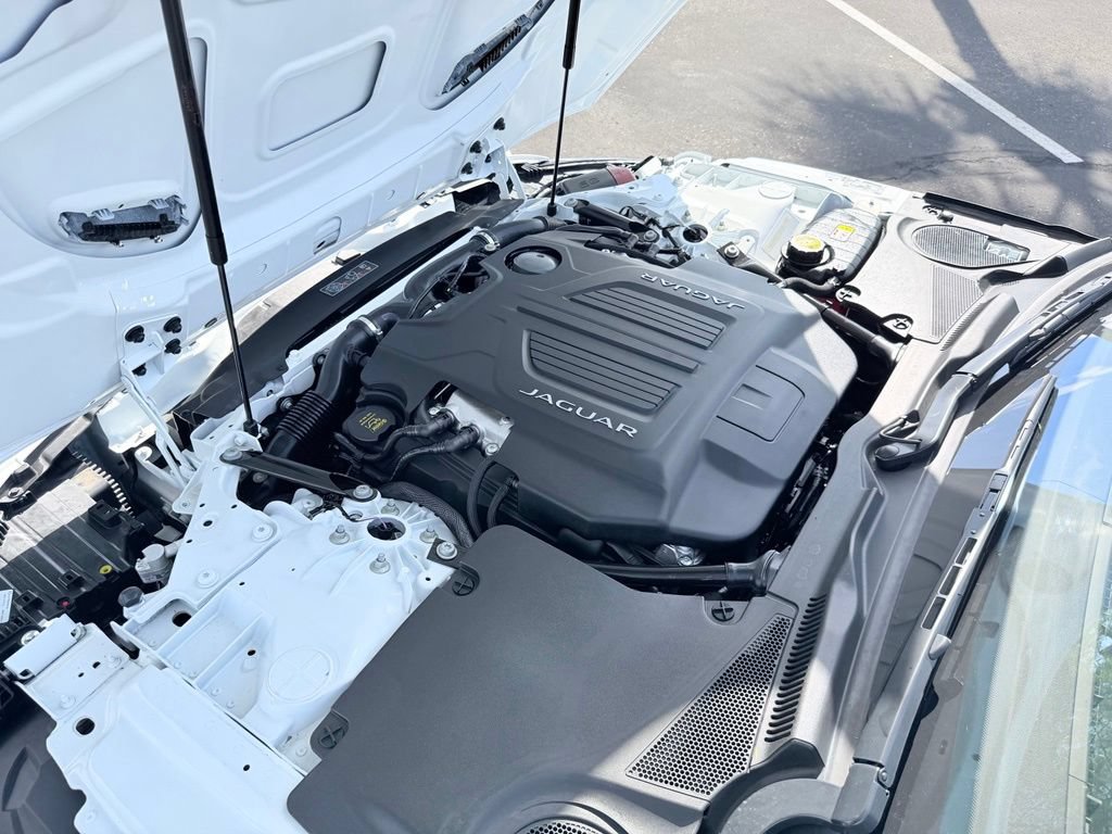 Used 2023 Jaguar F-TYPE R-Dynamic AWD/4WD image 14