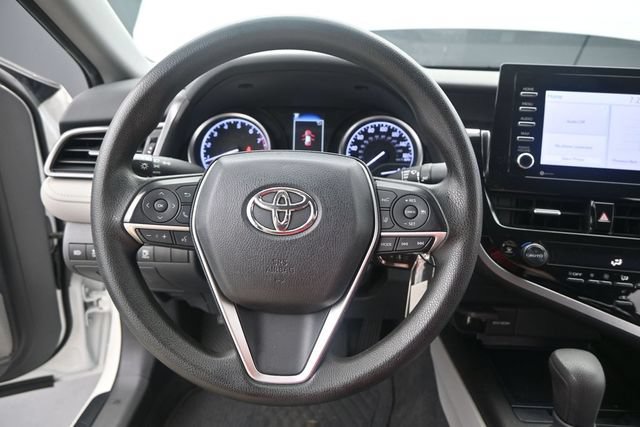 Used 2022 Toyota Camry LE FWD image 7