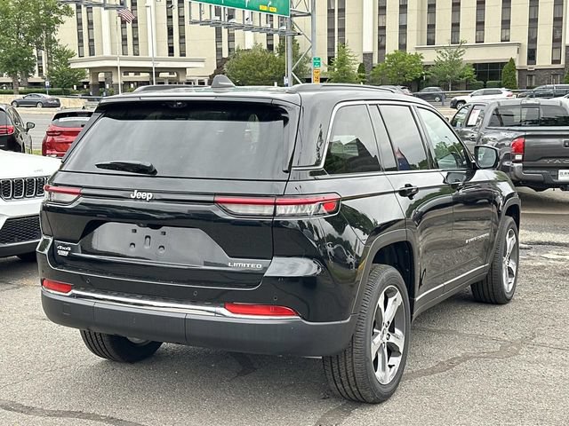 New 2025 Jeep Grand Cherokee Limited w/ Luxury Tech Group II AWD/4WD image 2