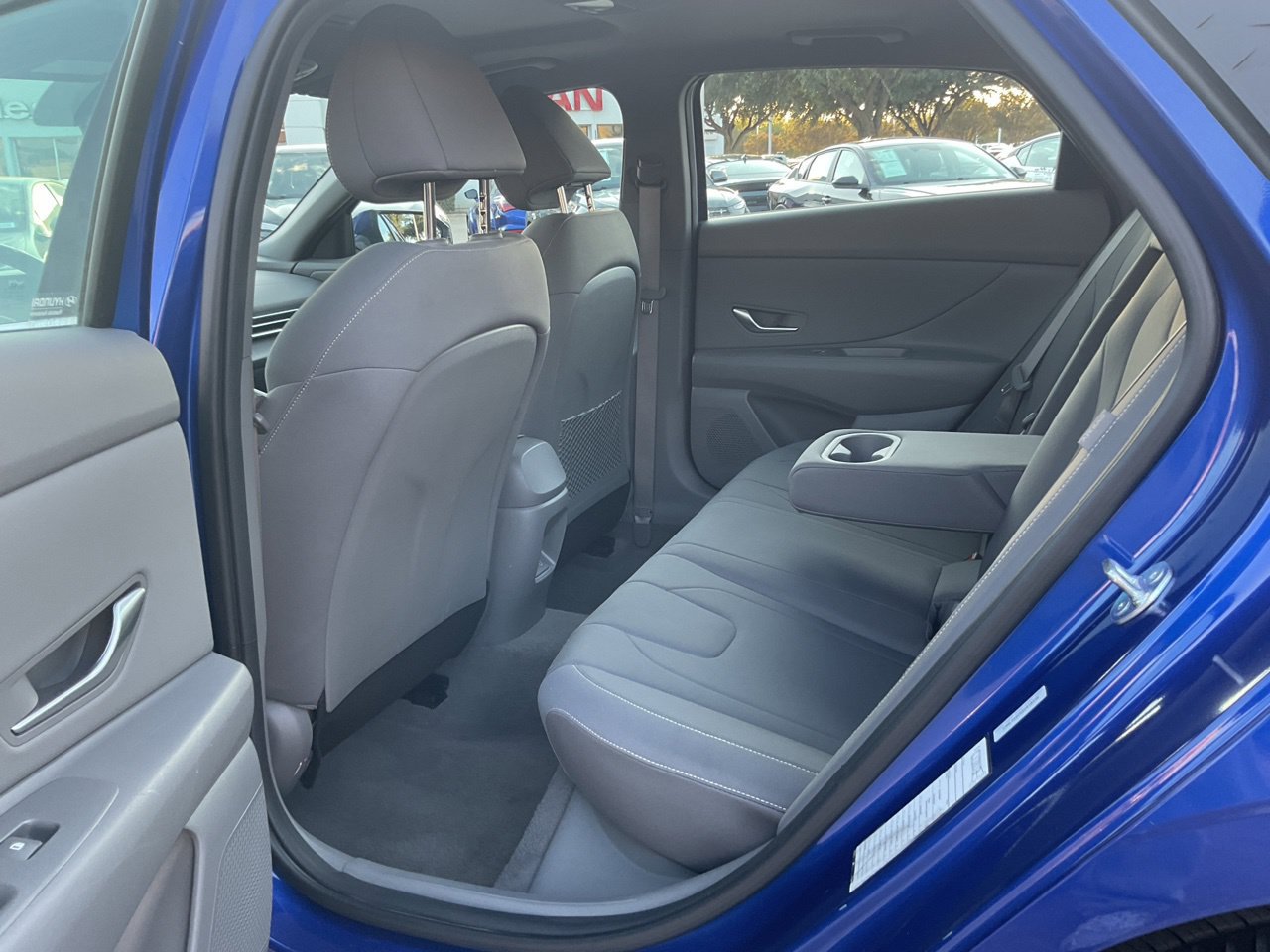 Used 2025 Hyundai Elantra SEL FWD image 13