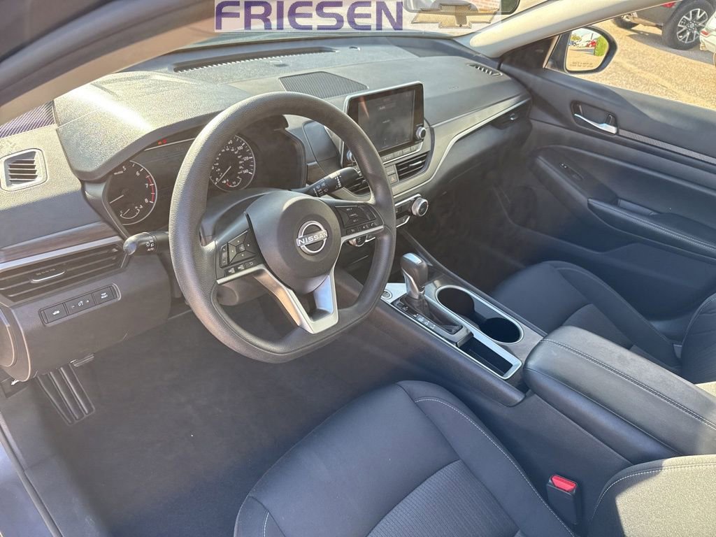 Used 2024 Nissan Altima 2.5 SV image 10