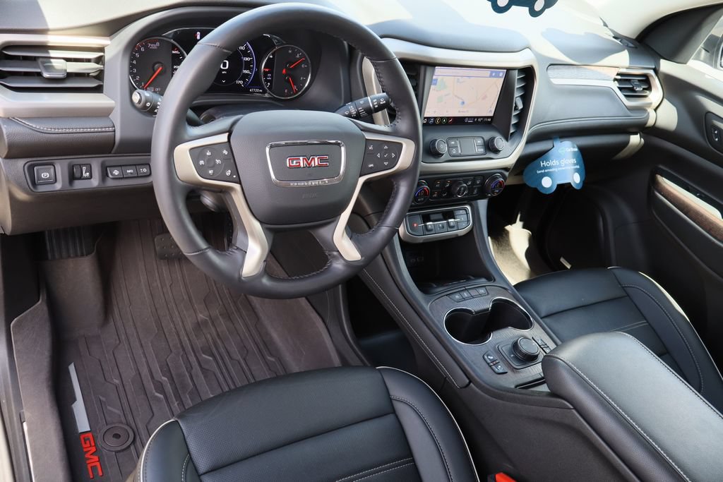 Certified 2022 GMC Acadia Denali w/ Denali Ultimate Package FWD image 11
