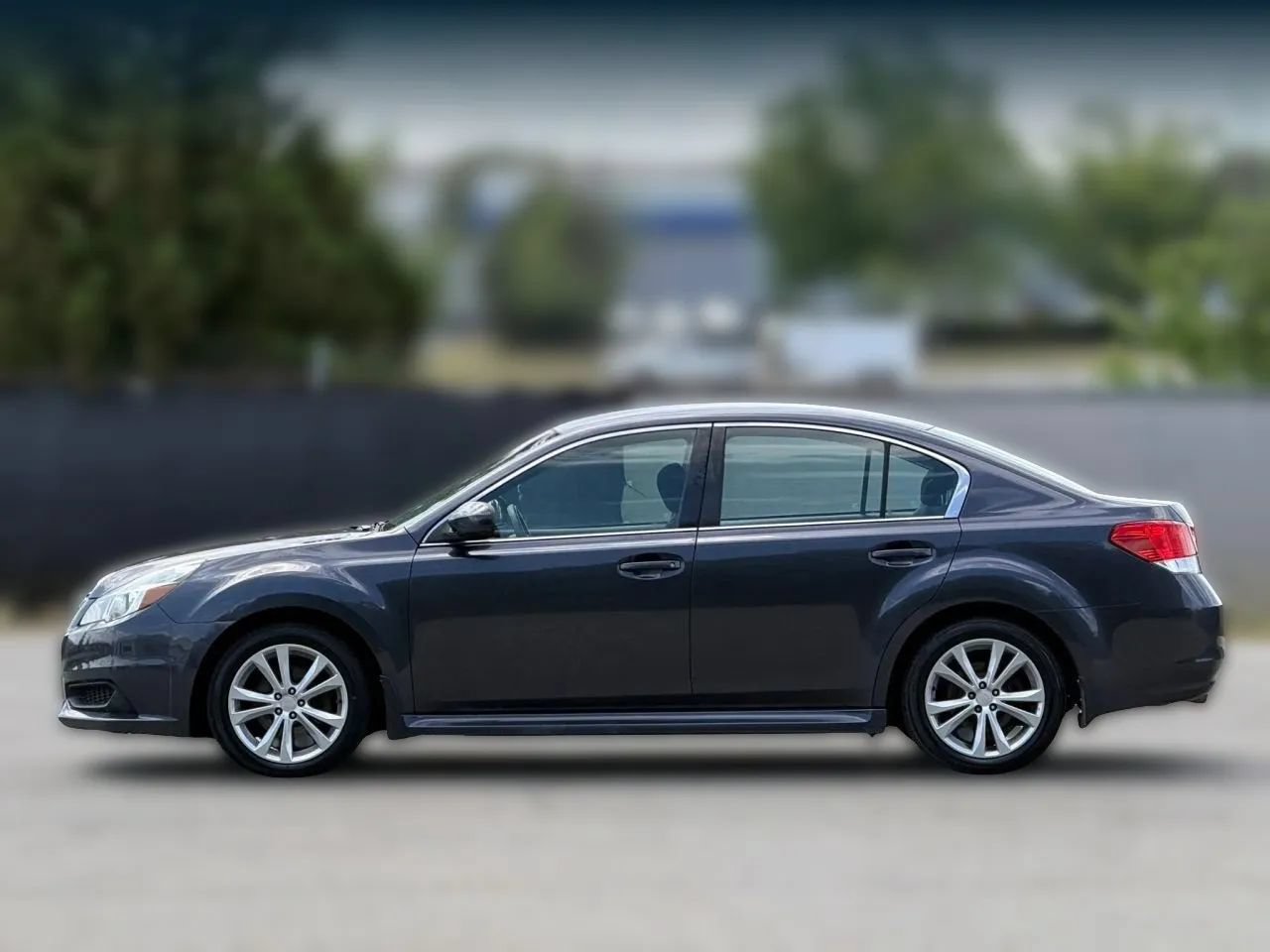 Used 2013 Subaru Legacy 2.5i Premium w/ All-Weather Pkg AWD/4WD image 8